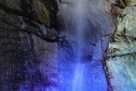 滝観洞～アドベンチャー体験～