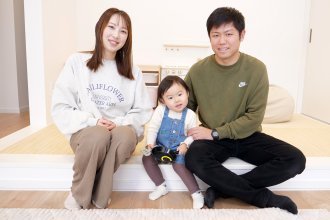 実際に住んでみると、冬でも半袖半ズボンで過ごすことができ、改めて全館空調の快適さを実感しています。