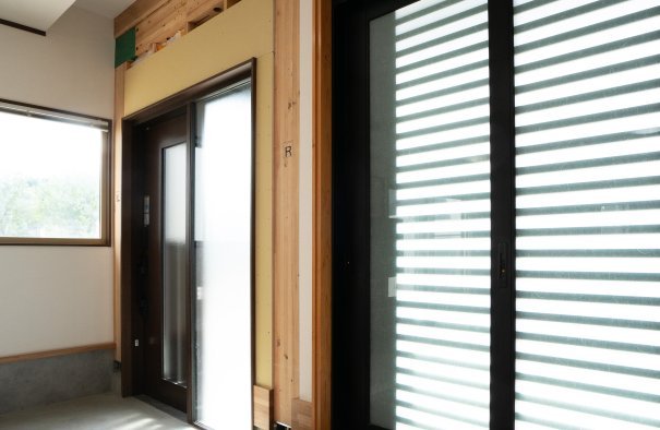 門型耐震フレーム＆顔認証自動ドア