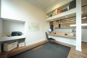 ダウンフロアのワークスペースがある家