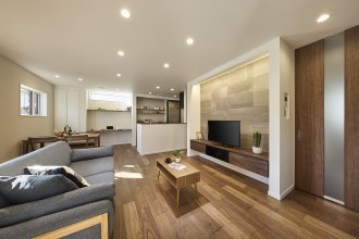 回遊動線とファミリークロークのある家